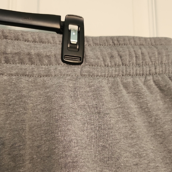 Goodfellow & Co Men's Light Gray Athletic Shorts - Picture 4 of 8